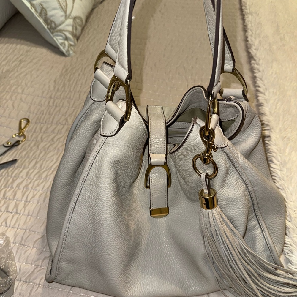 G.I.L.I. Elegant Gray Leather Shoulder Bag with Tassel LP